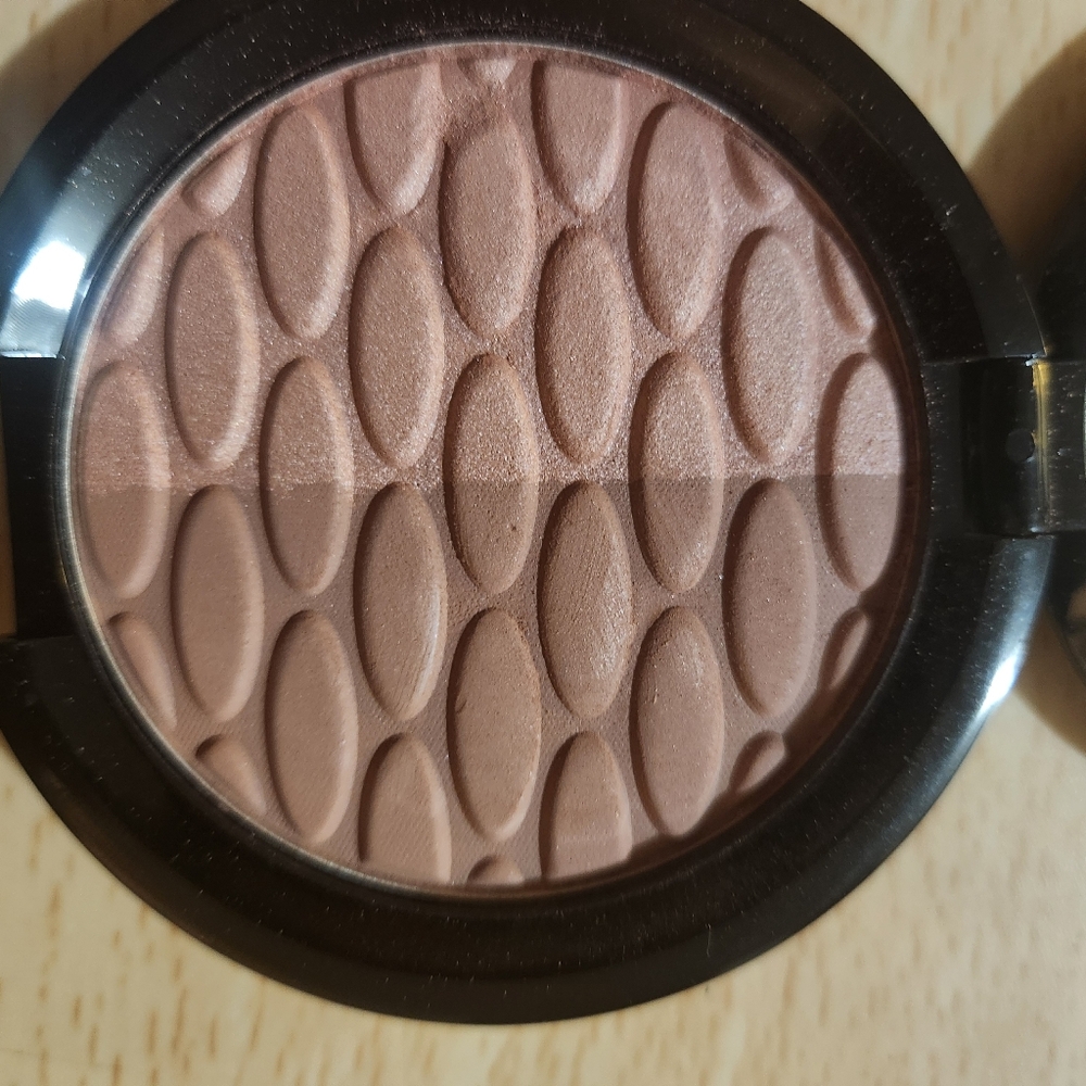 Signature Club A Eyeshadow Duo